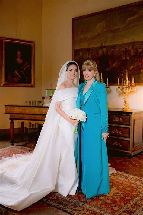 Angelica Donati e Fabio Borghese in abiti da sposa
