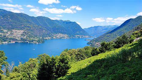 Panorama del Lago di Como e dei monti circostanti