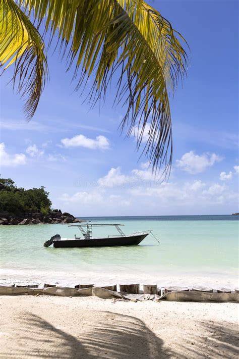 Panorama della spiaggia di Côte d'Or a Praslin, Seychelles