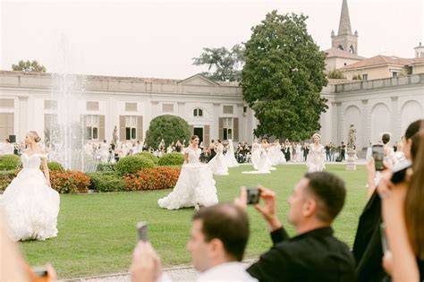 Professionisti del matrimonio durante un evento