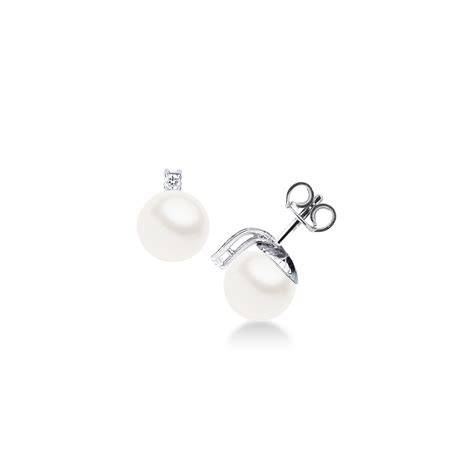 Gioielli con perle per anniversario