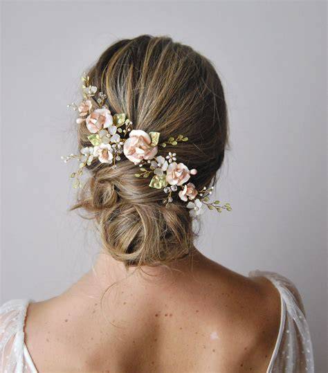 Accessori capelli sposa: coroncina e forcine