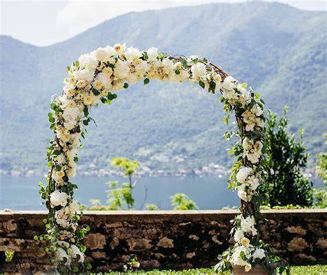 Tettoia floreale per matrimonio