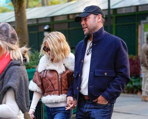 Coppia che passeggia a Central Park