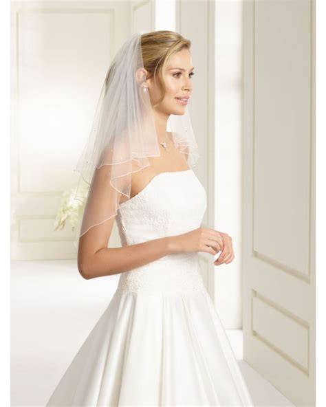 Accessori da sposa: velo, scarpe e stole