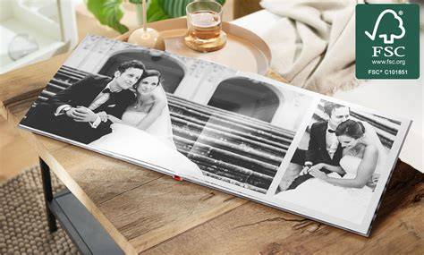 Album di scrapbooking con foto di matrimonio