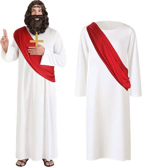 Uomo vestito da Gesù con una croce