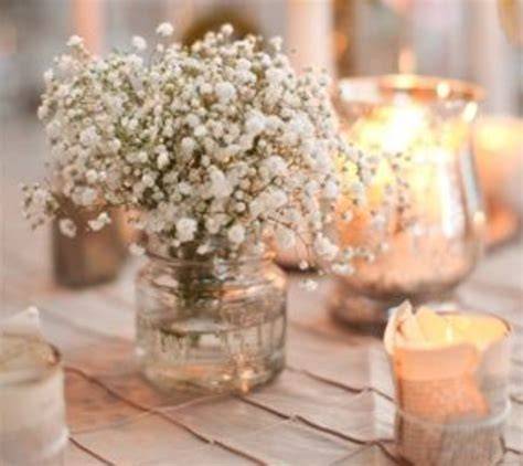 Matrimonio country chic con gypsophila in secchi di stagno