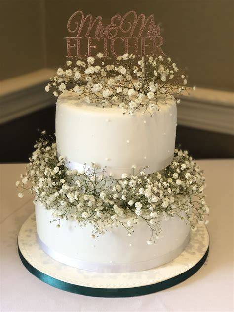 Wedding cake decorata con gypsophila