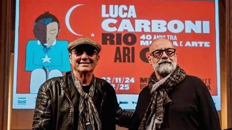 Luca Beatrice in una mostra d'arte