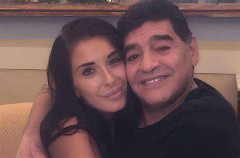 Diego Armando Maradona Jr. con la famiglia