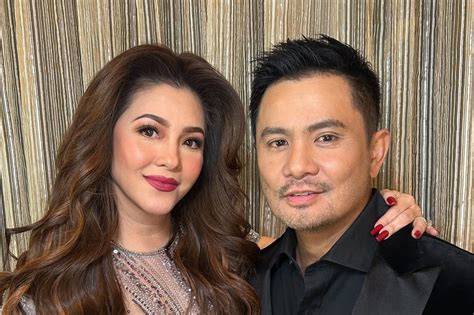 Ogie Alcasid e Regine Velasquez durante la loro ricezione