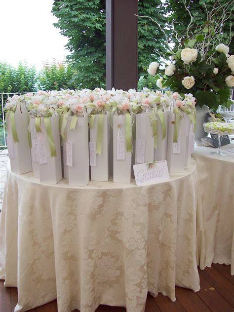 Organizzazione tavolo bomboniere matrimonio