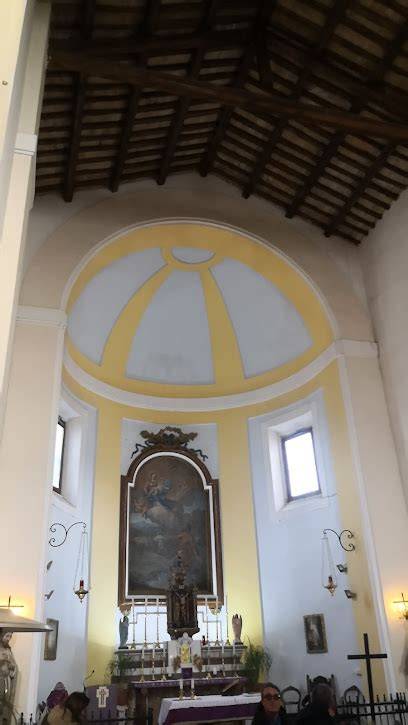 Chiesa all'interno del Borgo di Tragliata
