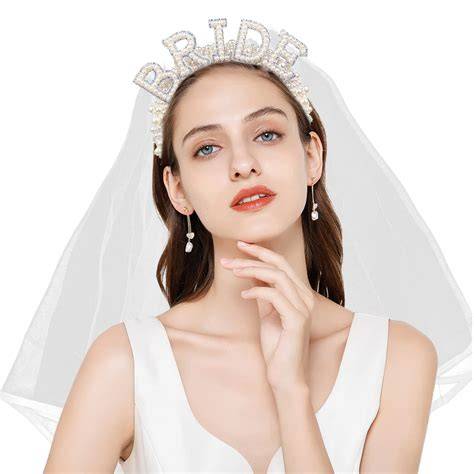 Coroncina con velo e rose per addio al nubilato