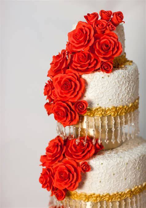 rose su torta nuziale