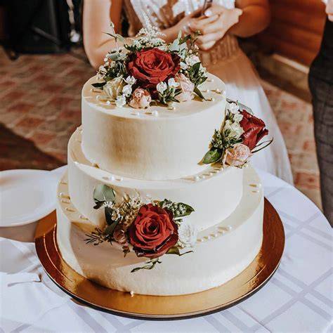 torta nuziale classica decorata