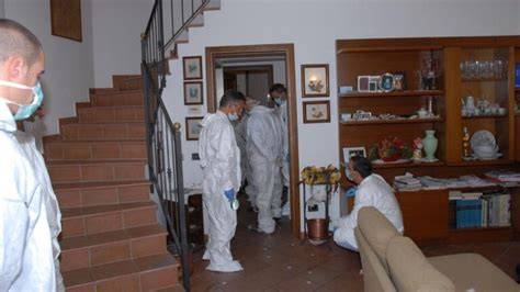 Scena del crimine in una villa