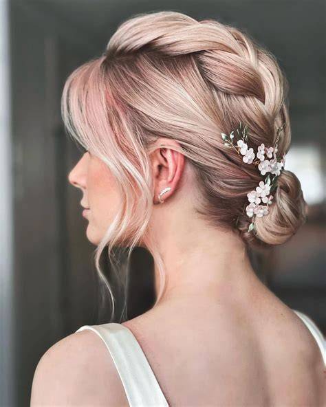 Raccolto minimalista con accessori eleganti