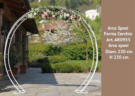 Selezione di archi e strutture in ferro per fioristi