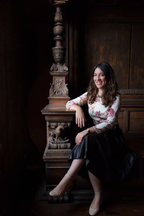 Elisa Mocci in una posa professionale