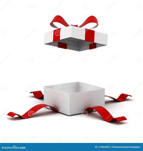 Scatola regalo aperta con gioielli e biglietto