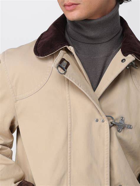 Abbigliamento iconico Fay con chiusura a 4 ganci