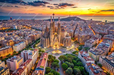 Vista panoramica di Barcellona con la Sagrada Familia