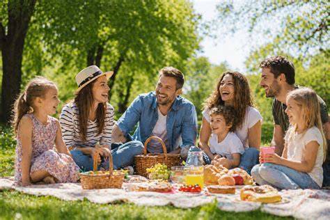 Picnic elegante in un parco