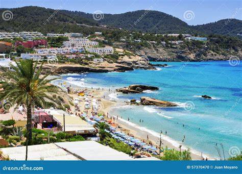 Panoramica di una spiaggia a Ibiza
