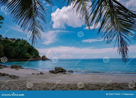 Immagine di una spiaggia tropicale a Phuket, Thailandia