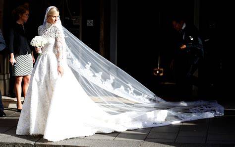 Bozzetti dell'abito da sposa di Valentino