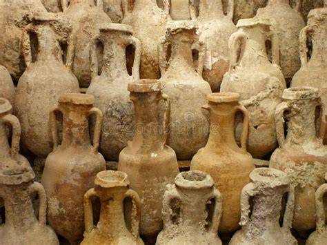 Diverse tipologie di anfore antiche