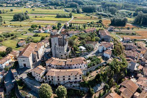 Veduta panoramica del Castello di Nozzano