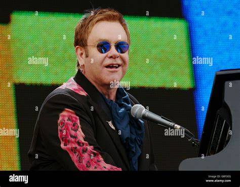 Elton John in concerto