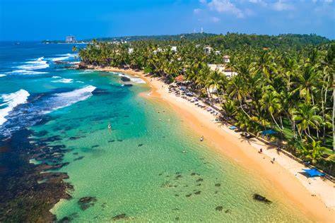 Spiaggia di Unawatuna con resort