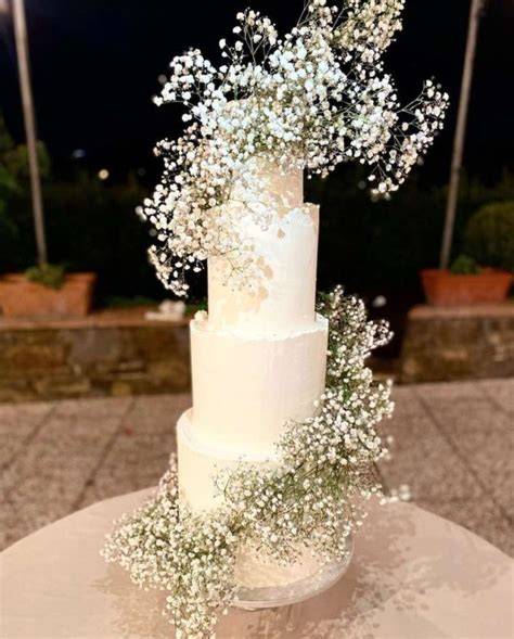 Torta nuziale decorata a tema stelle