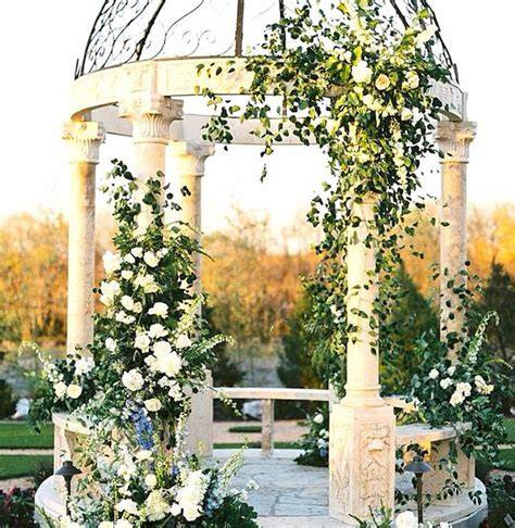 Viale dell'Amore con gazebo romantico