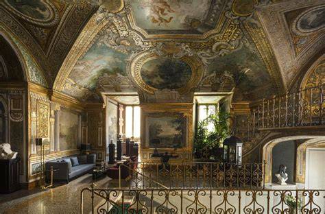 Interno di Palazzo Borghese con arredamento sfarzoso