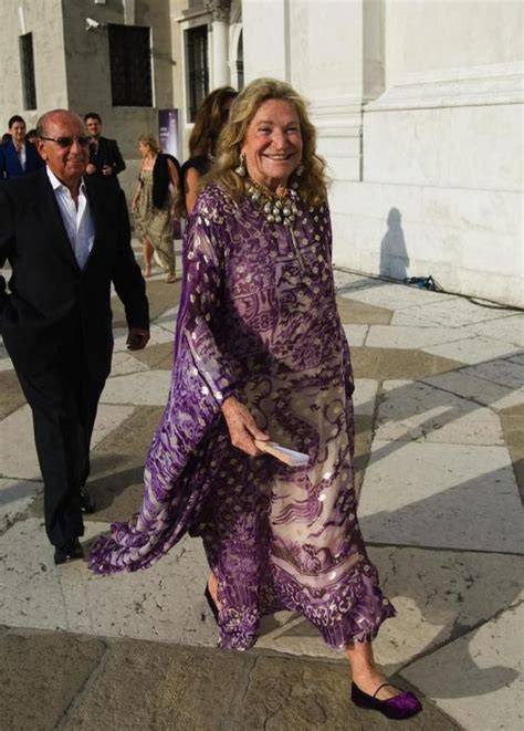 Marta Marzotto con i suoi kaftani eleganti