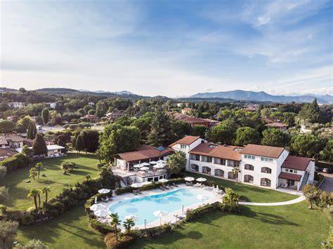 Giardino del Samnium Resort con piscina