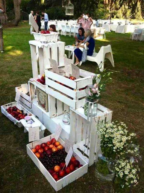 Allestimento matrimonio con cassette di frutta