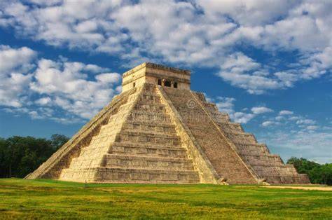 Piramide di Kukulkan a Chichen Itza