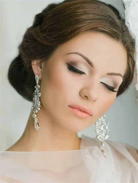 Dettaglio di un trucco sposa con elementi veneziani