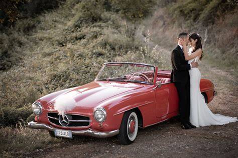 Un'elegante auto d'epoca per un matrimonio a San Francisco
