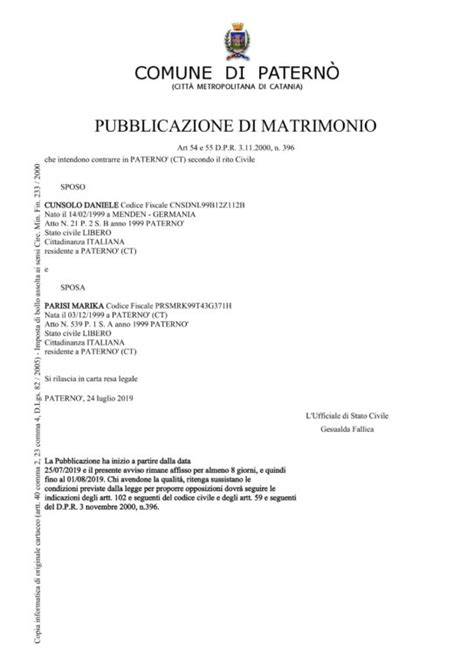 Manifesto delle pubblicazioni di matrimonio affisso alla porta del comune