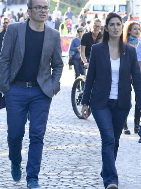 Virginia Raggi con il marito Andrea Severini e il figlio Matteo