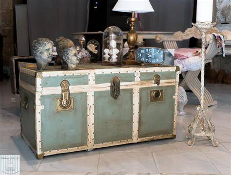Baule decorato in stile shabby chic per matrimonio