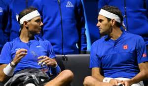 Roger Federer e Rafael Nadal durante una partita