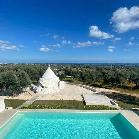 Vista panoramica di un trullo pugliese